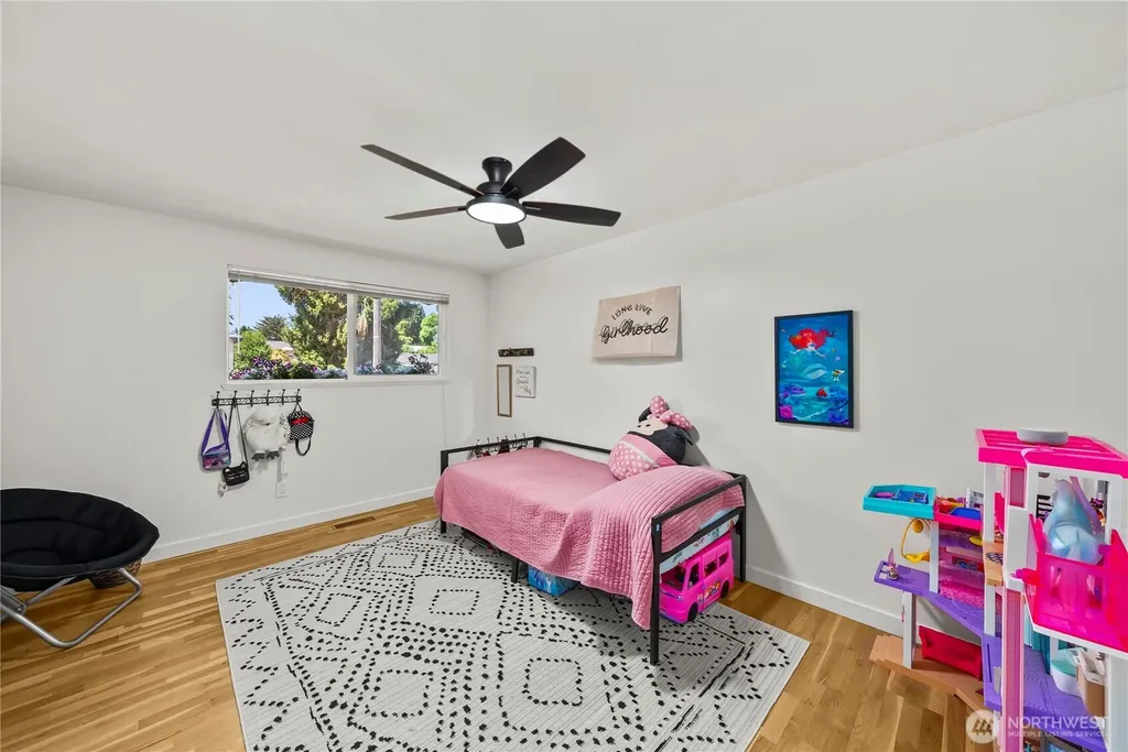 3517 Oas Drive W University Place WA 98466
