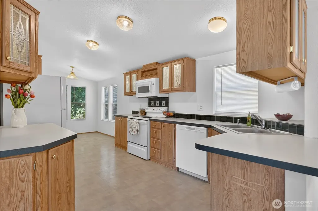 1450 Northlake Way NW Bremerton WA 98312