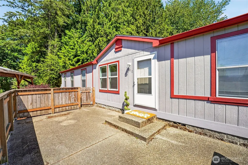 1450 Northlake Way NW Bremerton WA 98312