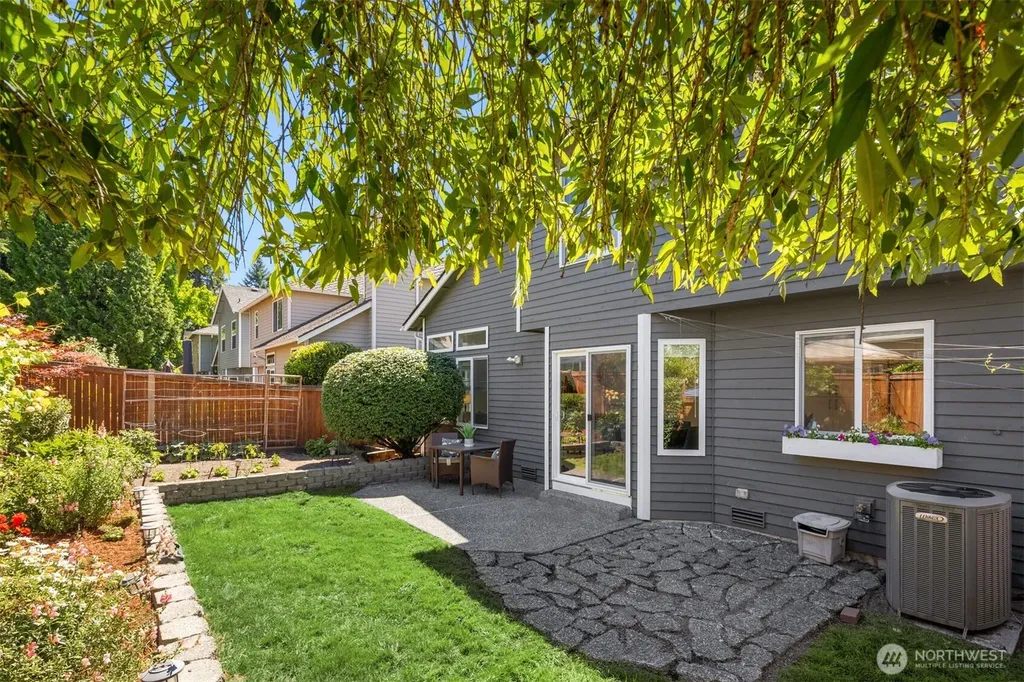 24218 SE 40th Street Sammamish WA 98029