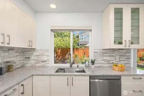 24218 SE 40th Street Sammamish WA 98029