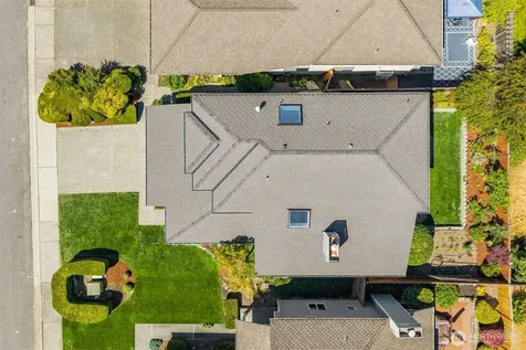24218 SE 40th Street Sammamish WA 98029
