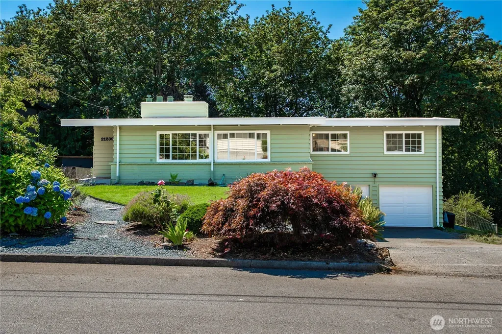 21239 14th Avenue S Des Moines WA 98198