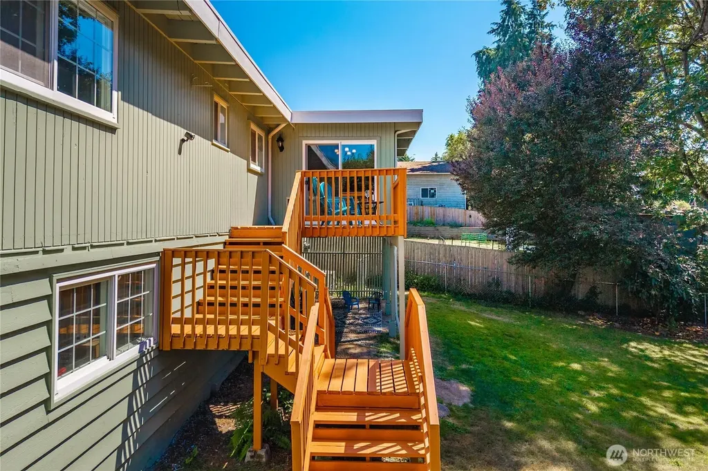 21239 14th Avenue S Des Moines WA 98198