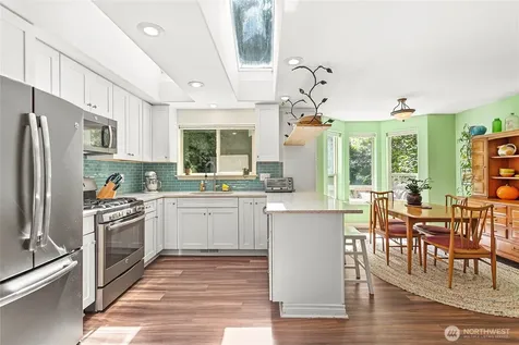 11 Whistling Swan Place Bellingham WA 98229