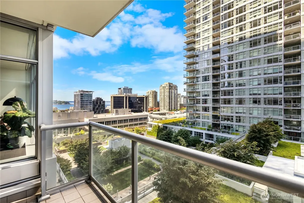 588 Bell Street Seattle WA 98121