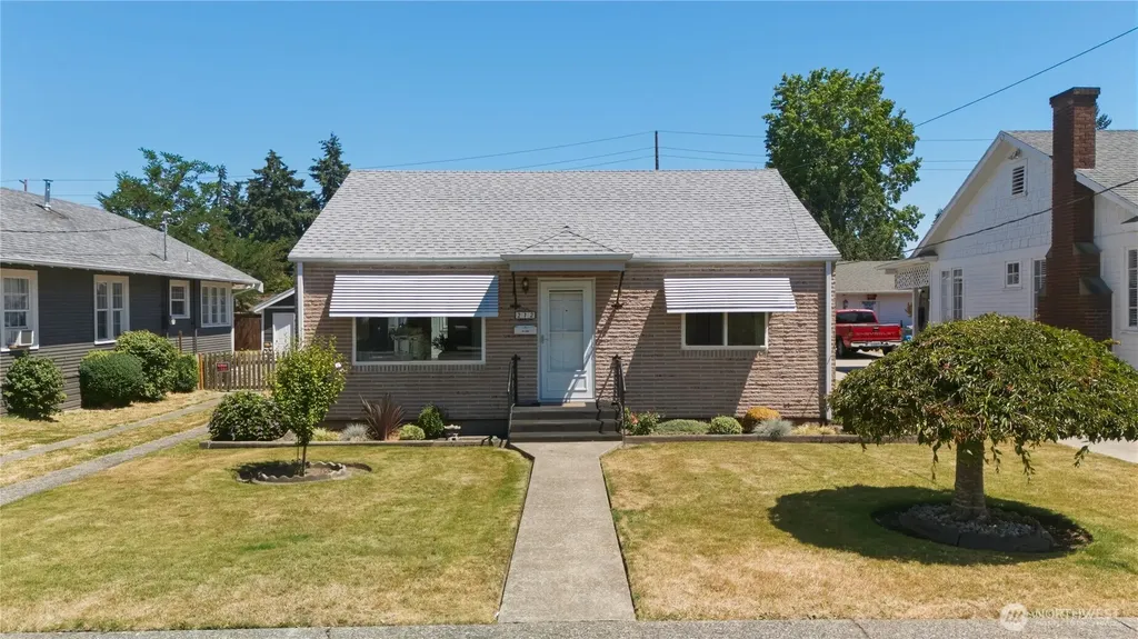 212 L Street SE Auburn WA 98002