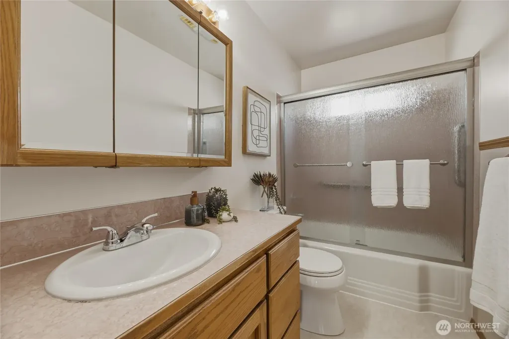212 L Street SE Auburn WA 98002