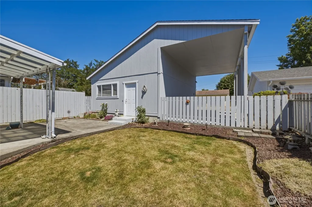212 L Street SE Auburn WA 98002