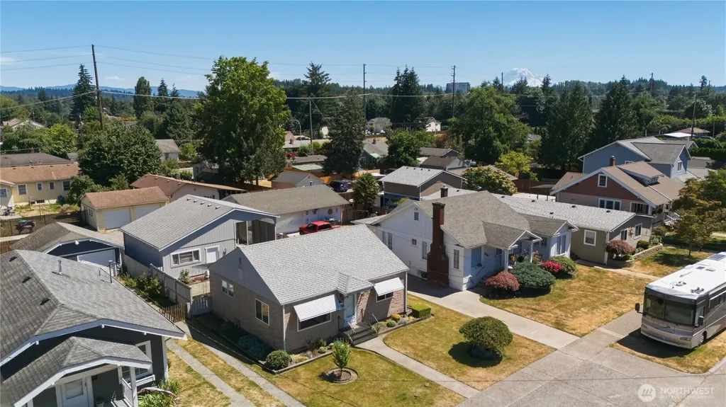 212 L Street SE Auburn WA 98002