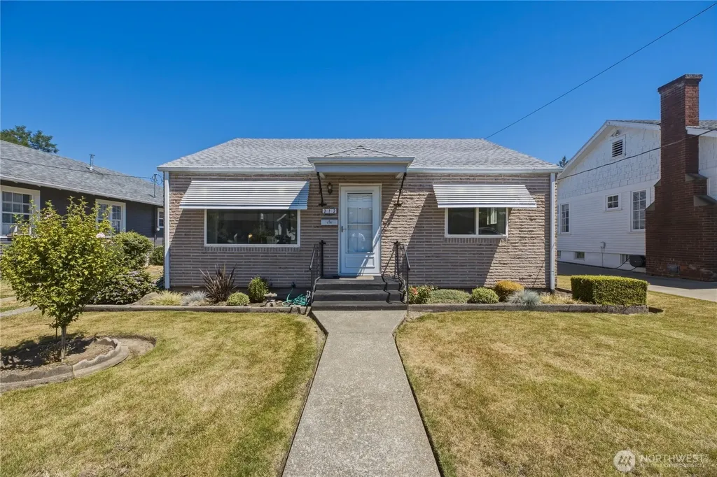 212 L Street SE Auburn WA 98002