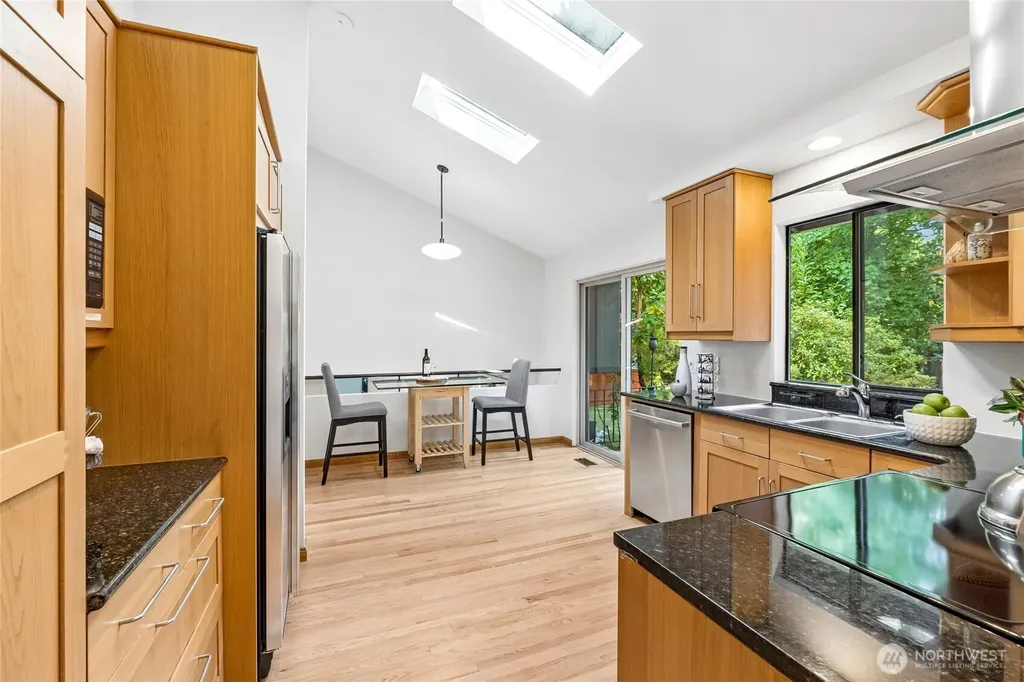 13800 SE 21st Street Bellevue WA 98005
