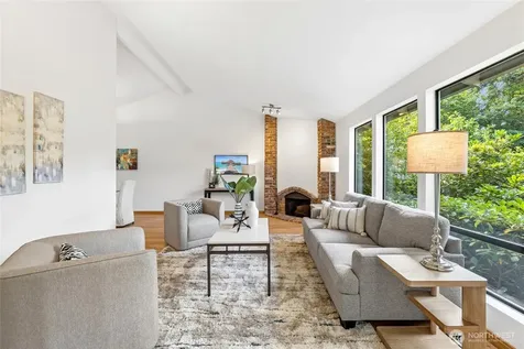 13800 SE 21st Street Bellevue WA 98005