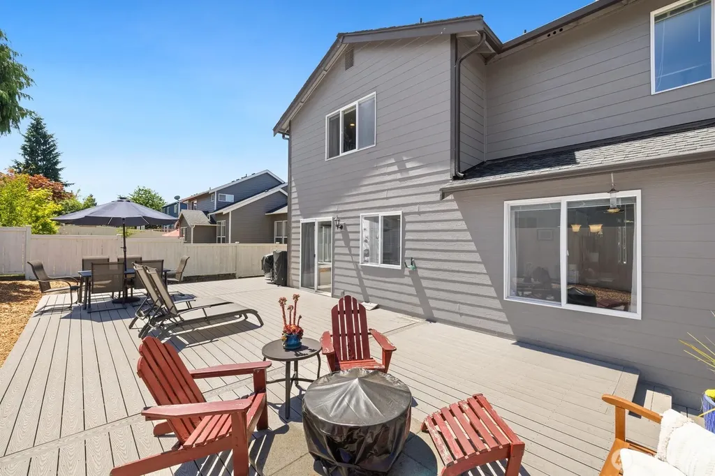 1959 Highpoint Street Enumclaw WA 98022
