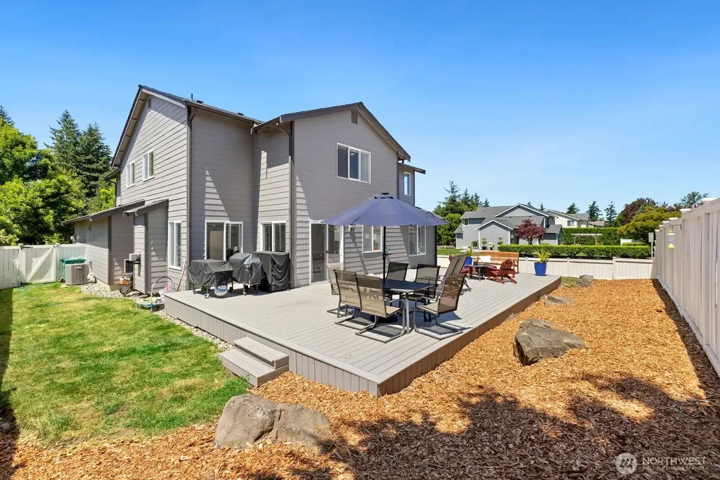 1959 Highpoint Street Enumclaw WA 98022