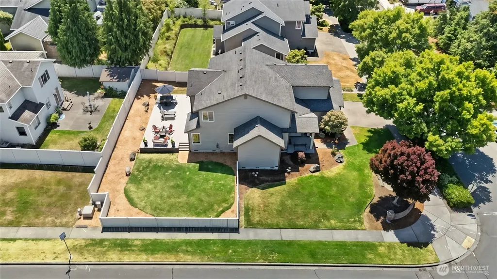 1959 Highpoint Street Enumclaw WA 98022