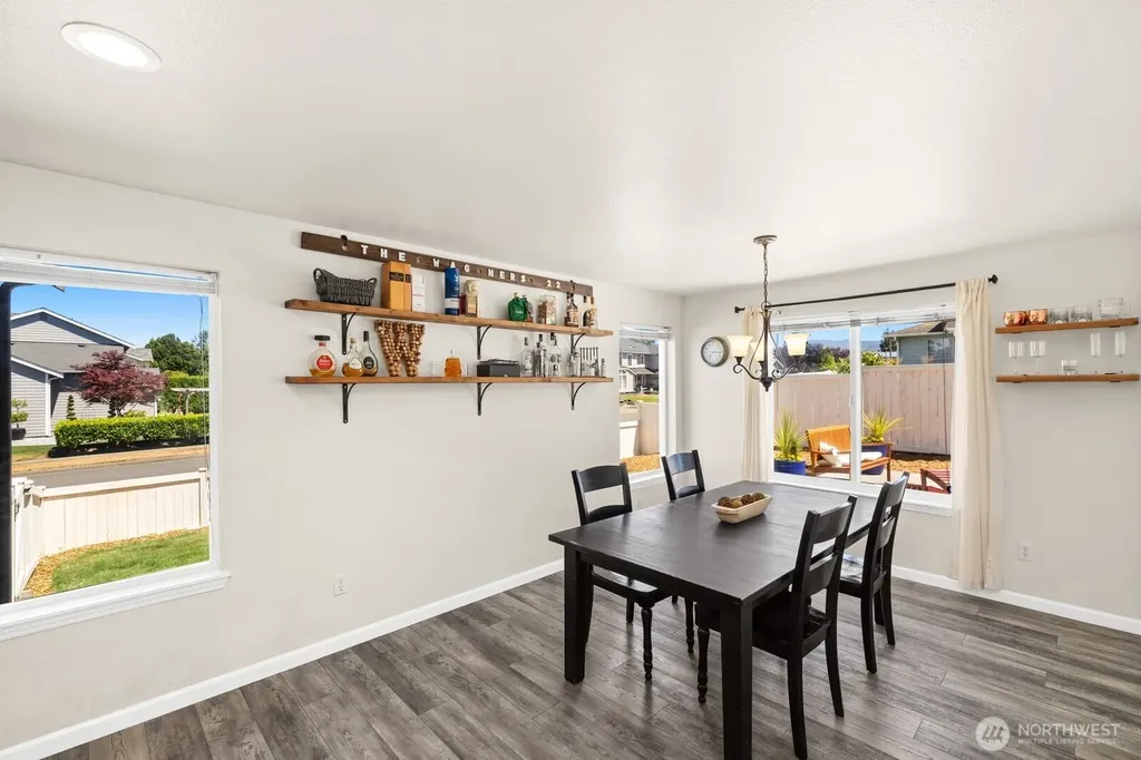 1959 Highpoint Street Enumclaw WA 98022