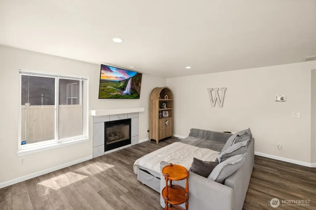 1959 Highpoint Street Enumclaw WA 98022