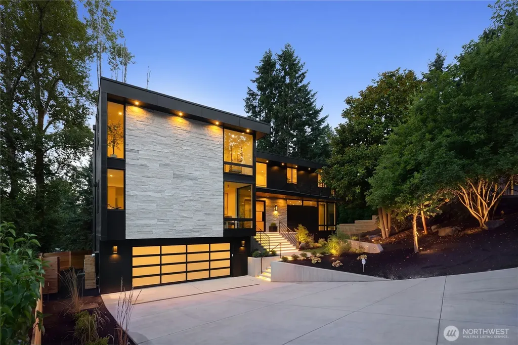 2908 129th Avenue NE Bellevue WA 98005