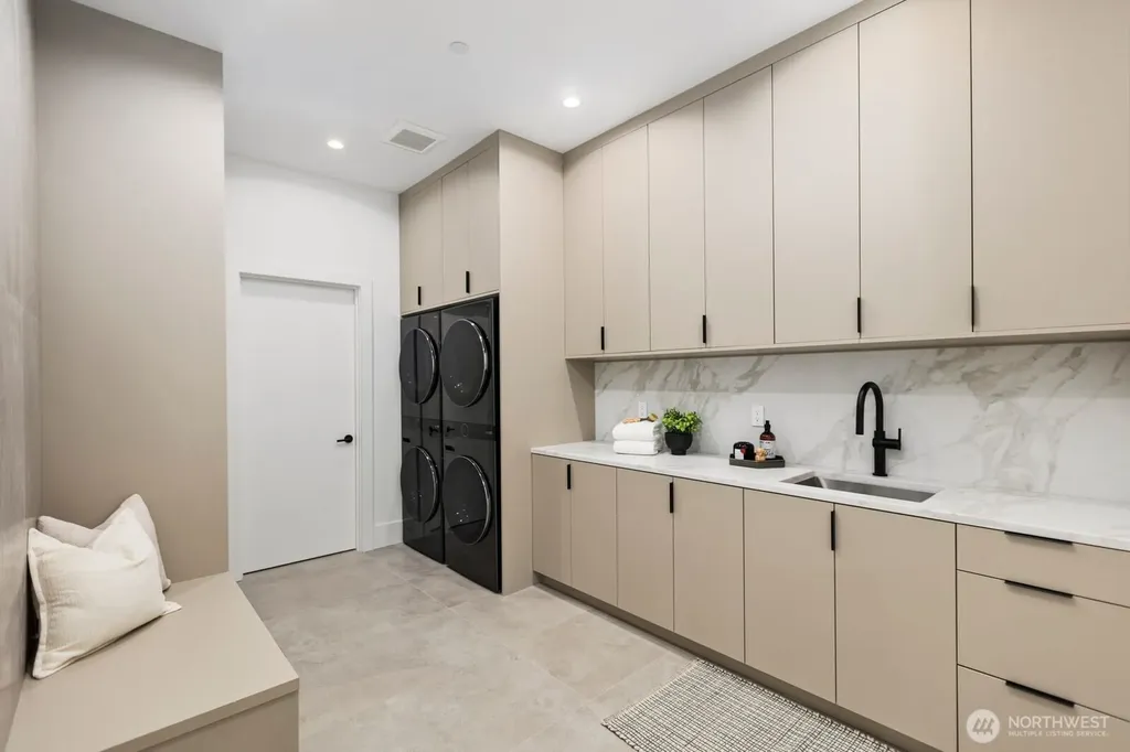 2908 129th Avenue NE Bellevue WA 98005