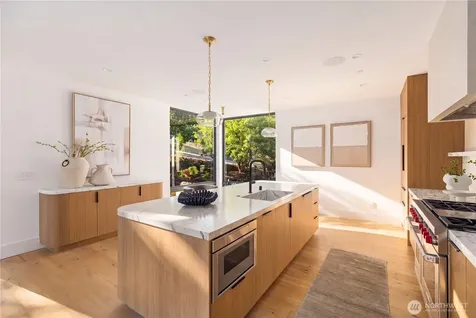 2908 129th Avenue NE Bellevue WA 98005