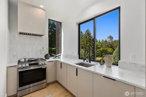 2908 129th Avenue NE Bellevue WA 98005
