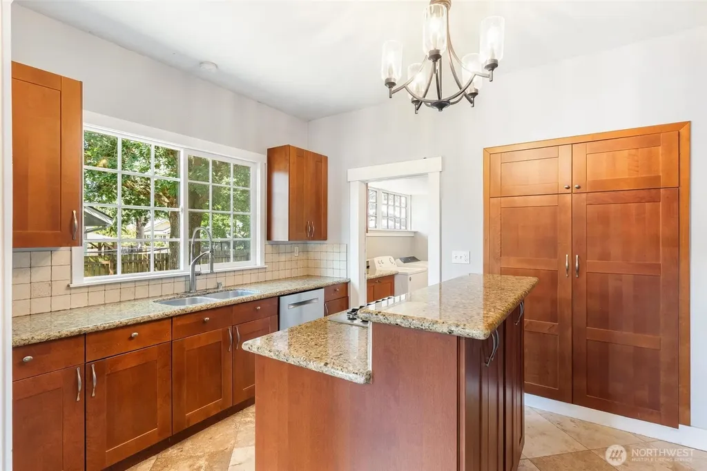 1722 Franklin Street Enumclaw WA 98022