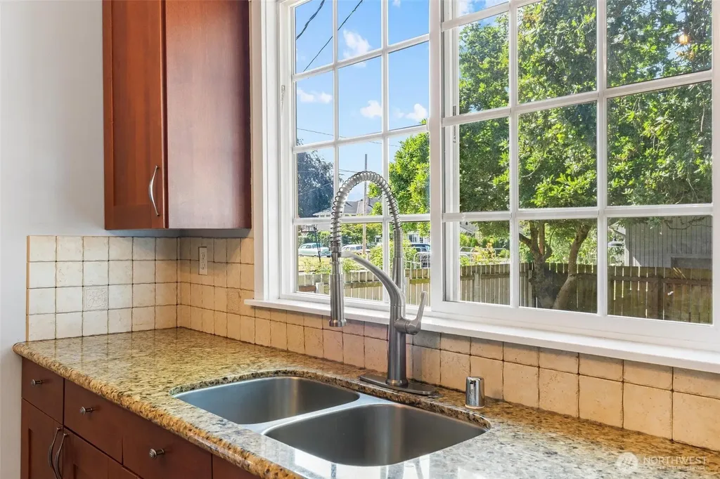 1722 Franklin Street Enumclaw WA 98022
