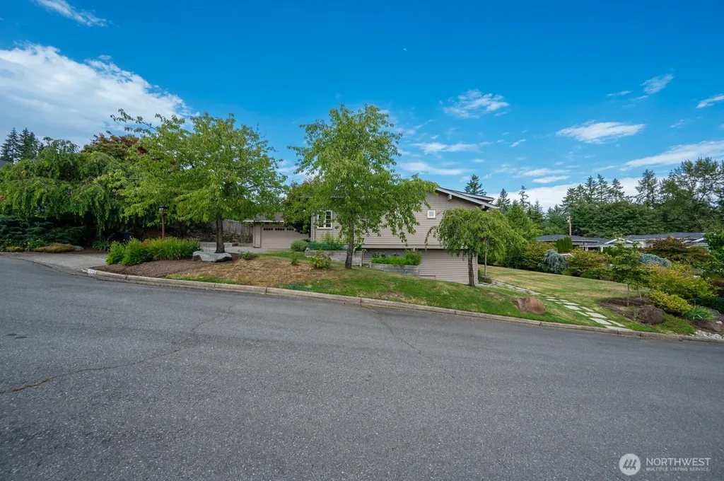 17236 NE 6th Place Bellevue WA 98008