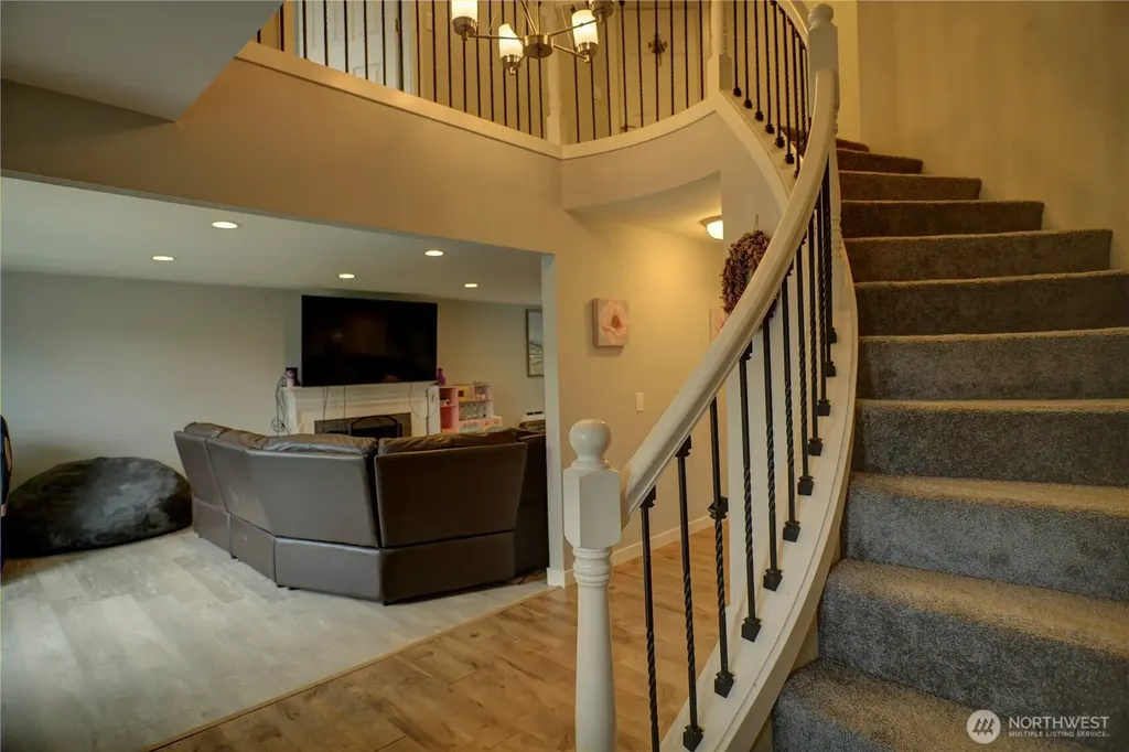 17102 146 Avenue SE Renton WA 98058