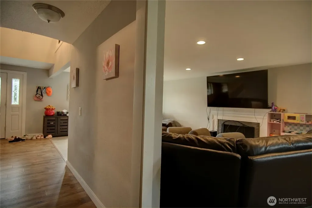 17102 146 Avenue SE Renton WA 98058
