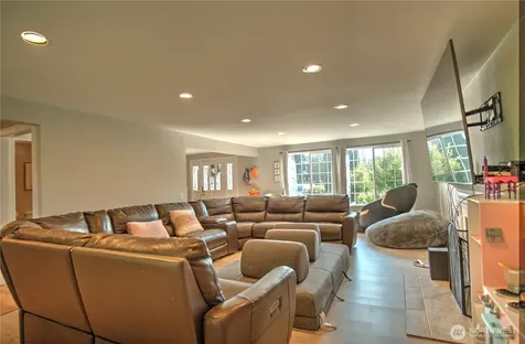 17102 146 Avenue SE Renton WA 98058