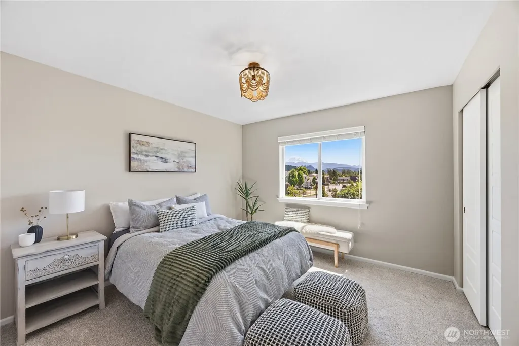 650 Mckinley Street Enumclaw WA 98022