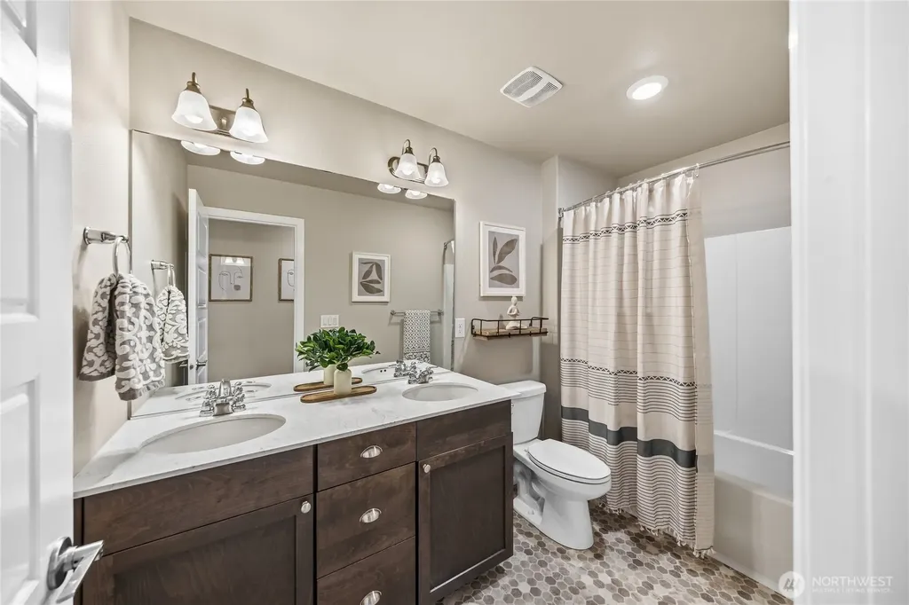 650 Mckinley Street Enumclaw WA 98022