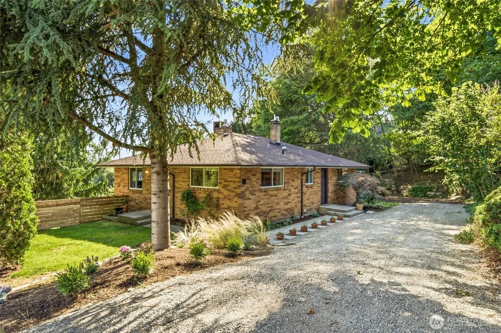 629 SW 3rd Place Renton WA 98057