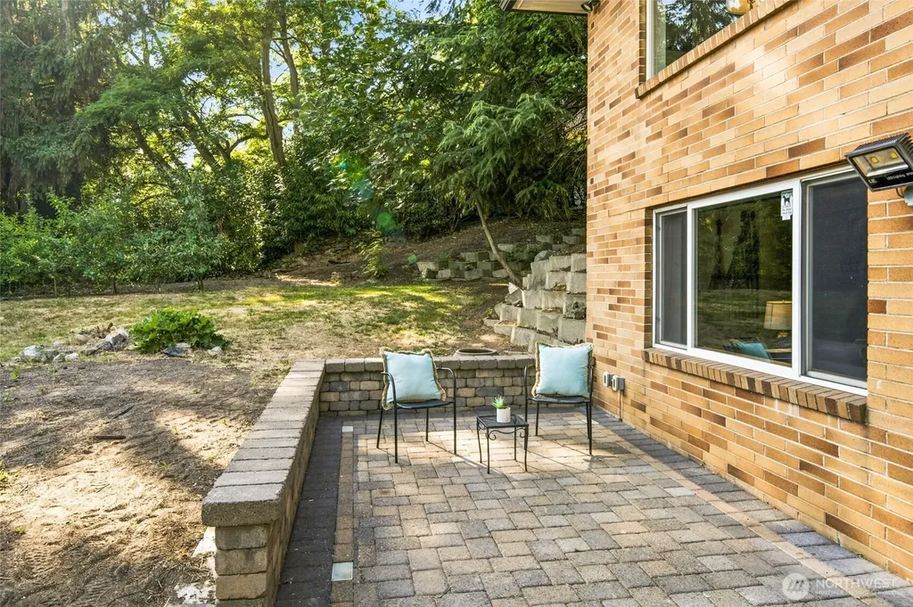 629 SW 3rd Place Renton WA 98057