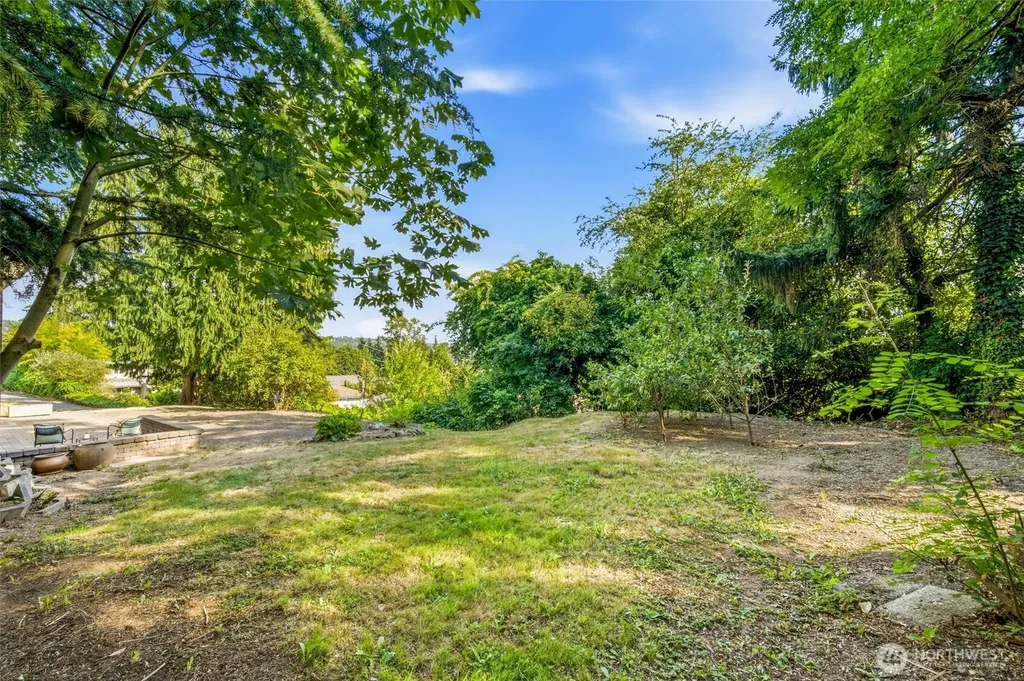 629 SW 3rd Place Renton WA 98057