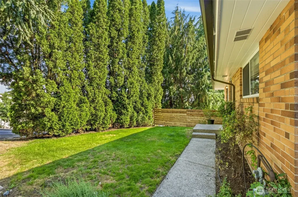 629 SW 3rd Place Renton WA 98057
