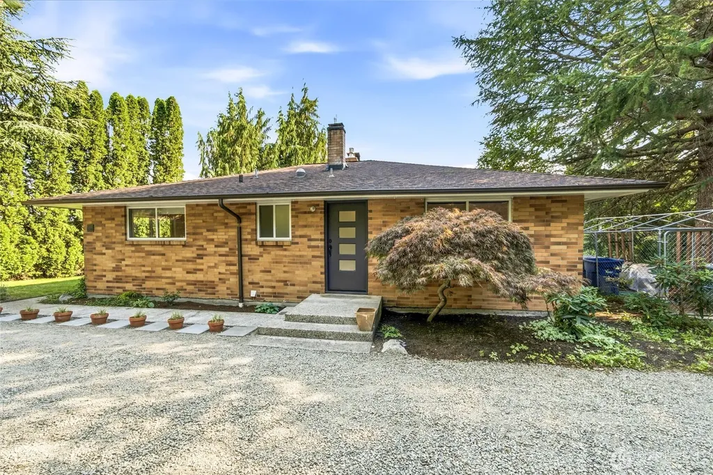 629 SW 3rd Place Renton WA 98057