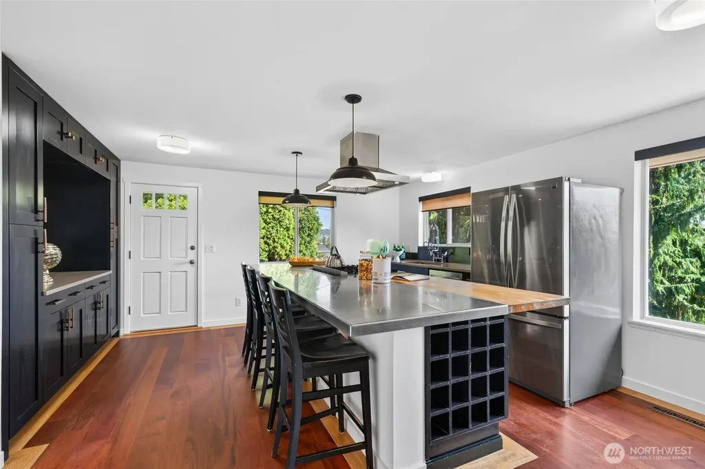 629 SW 3rd Place Renton WA 98057