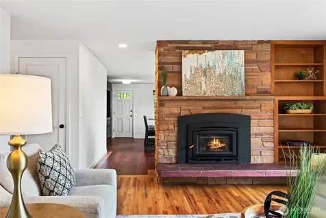 629 SW 3rd Place Renton WA 98057