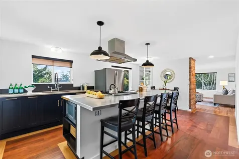 629 SW 3rd Place Renton WA 98057