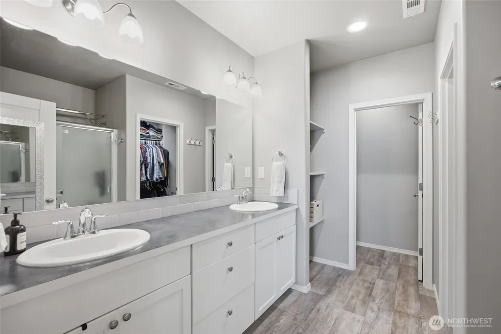 1403 E Nen Drive Moses Lake WA 98837
