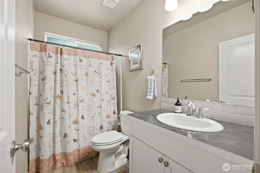 1403 E Nen Drive Moses Lake WA 98837