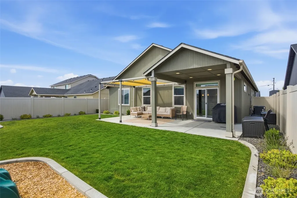 1403 E Nen Drive Moses Lake WA 98837