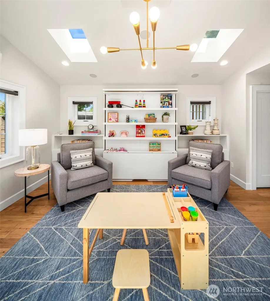 738 N 73rd Street Seattle WA 98103