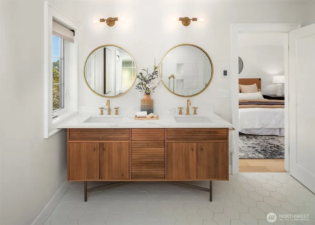 738 N 73rd Street Seattle WA 98103