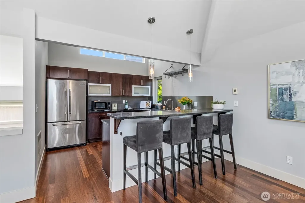 3028 SW Avalon Way Seattle WA 98126