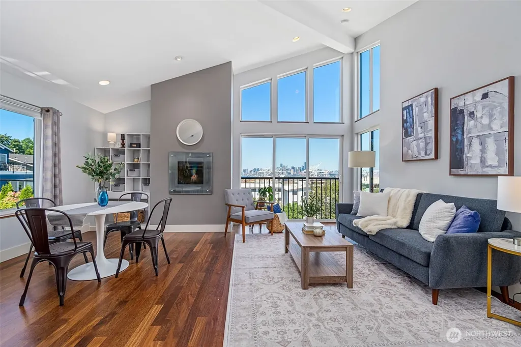 3028 SW Avalon Way Seattle WA 98126