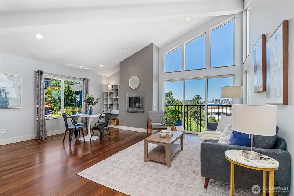 3028 SW Avalon Way Seattle WA 98126